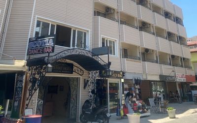 Zuhat Hotel · 4
