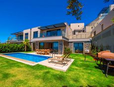 Özel Havuzlu Villa 4+1