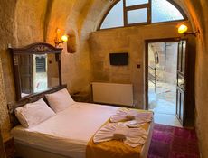 STONE ARCH ROOM