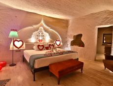 ROYAL CAVE ROOM