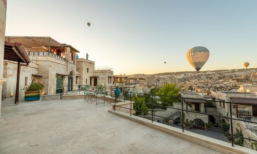 turkey/nevsehir/kapadokya/doorsofcappadocia92ac4f19.jpg