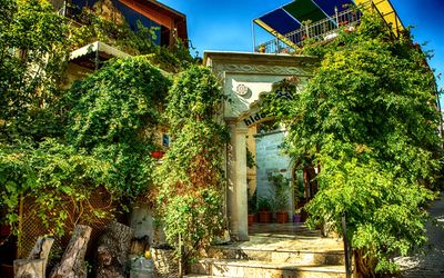 Hidden Cave Hotel · 2