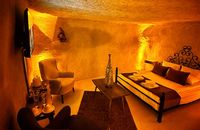 JACUZZİ CAVE ROOM