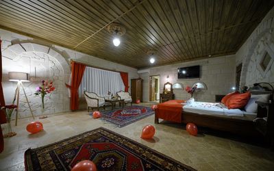 Shoestring Stone House · 2