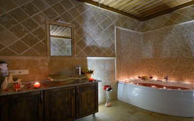 Shoestring Stone House · 4
