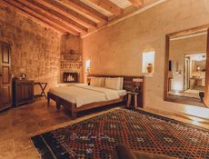 Deluxe Cave Suit Şömineli