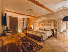 Advantage Cave Suite