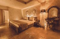 Royal Cave Suite