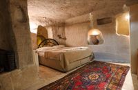 106 Cave Triple Room