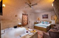 Romantic Cave Suite- Jakuzzi