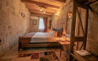 Cappalace Stone House · 4
