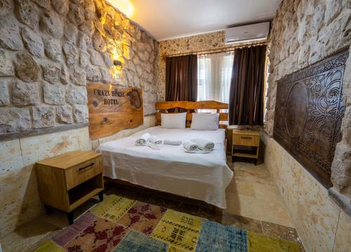turkey/nevsehir/urgup/crazyhorsepansiyoncc6707cb.jpg