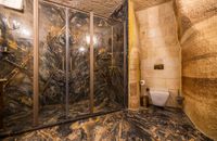 Junior Cave Suite with Bathtub and Fireplace