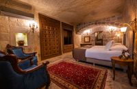 Deluxe Cave Suite Twin or Double