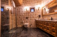 Deluxe Cave Suite Twin or Double