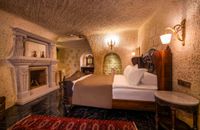 Junior Cave Dublex Suite with Bathtub and Fireplace
