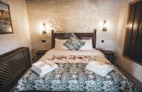 STONE JACUZZI DELUX ROOM-103