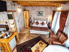 Deluxe Jacuzzi Room, City View
