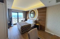 Deluxe With Sea View Room