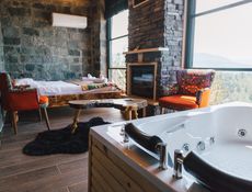 Honeymoon Suite Stone Bungalow-12