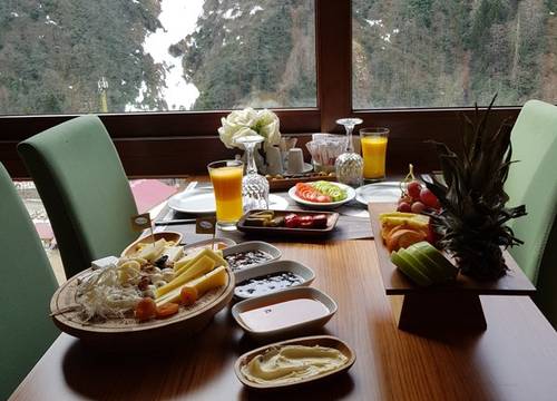 turkey/rize/camlihemsin/ayderdogaresortead0590c.jpg