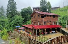 turkey/rize/camlihemsin/ferahpansiyon060630d4.jpg
