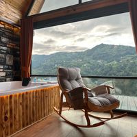 Moni Suit Bungalow