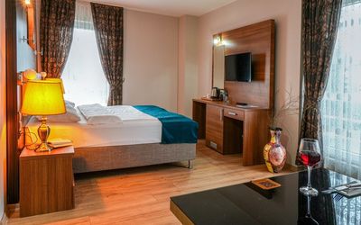 Riada Hotel · 3