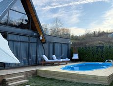 PREMIUM-DELUXE BUNGALOV (2+1 / korunaklı bahçe içinde ısıtmalı özel havuz ve oda içinde jakuzi)