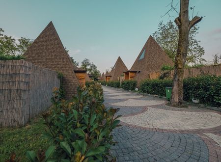turkey/sakarya/sapanca/pyramidsapancaaea32939.jpg