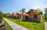 Süperior Jakuzili Göl Manzaralı Bungalov