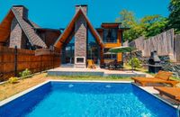 Özel Isıtma Havuzlu, Jakuzili Ve Şömineli Bungalov