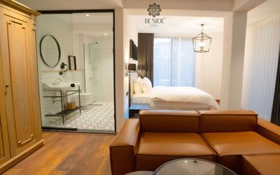 Be Side Hotel · 3