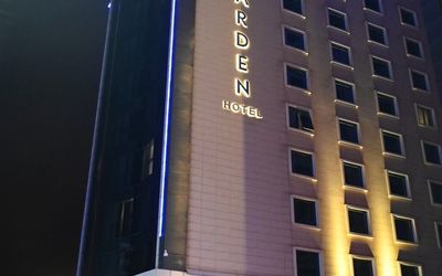 Barden Hotel · 5