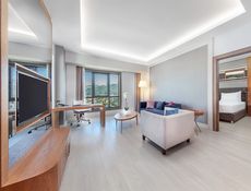 Corner Suite