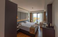 Corner Suite