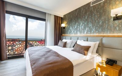 North Star Hotel · 5