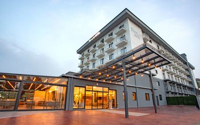 First Joy Hotel · 3
