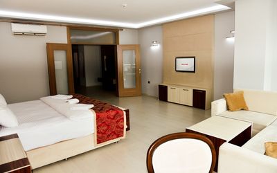 Cevaher Hotel & Suites · 5