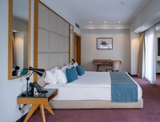 Deniz Manzaralı Corner Suite