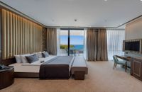 Deniz Manzaralı Junior Suite