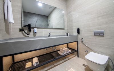 V Center Otel · 3
