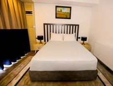 Bungalov French Bed Lake View Room