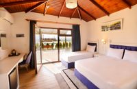 Bungalov Family French Bed Lake View Room