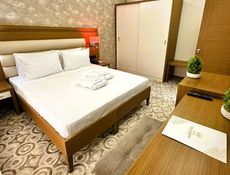 Deluxe Connection Room