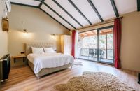 DELUX  HOUSE WITH STREAM VIEW AND BALCONY