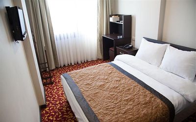 Adana Ömür Otel · 4