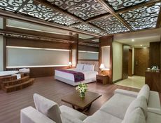 Honeymoon Suite