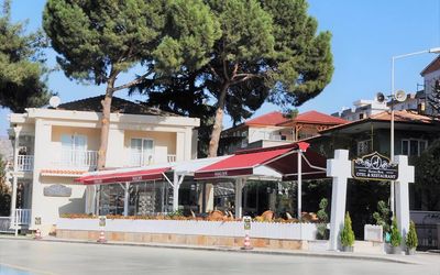 Hatunca Otel & Restaurant · 3
