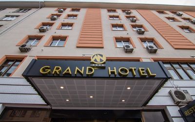 An Grand Hotel · 4